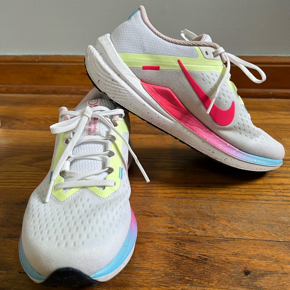 Nike WINFLO 10 , White and Pink Running Shoes- no insoles .
